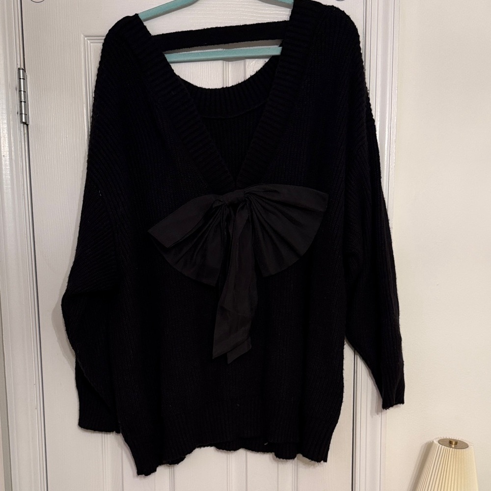 Black V-Neck Bow-Accent Pullover Sweater